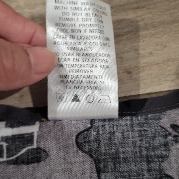 Disney Pixar Toy Story Green Alien medical scrub top woman's sz Medium - Picture 10 of 10